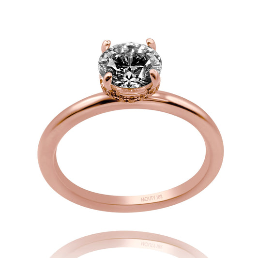 Anillo  Eva en oro rosa 18k con diamante de laboratorio 1.0 ct central halo .12cts