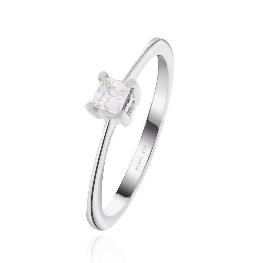 Darian ring in silver with zirconia 