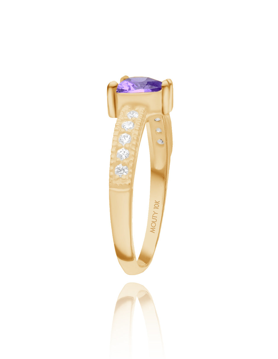 Fanny ring in 14k yellow gold with purple zirconia