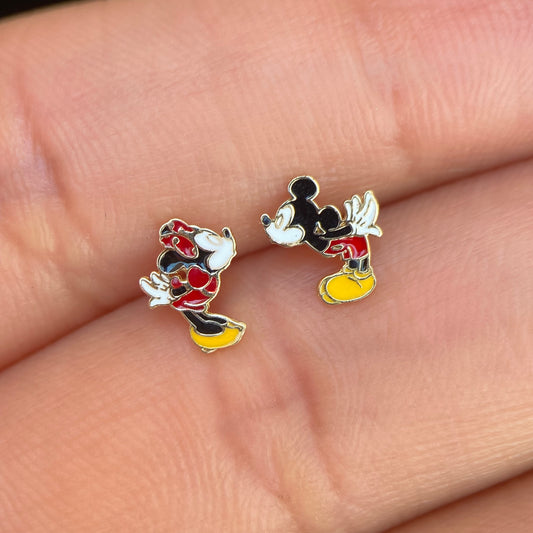 Minnie and Mickey kiss enameled studs in 10k yellow gold Disney®️