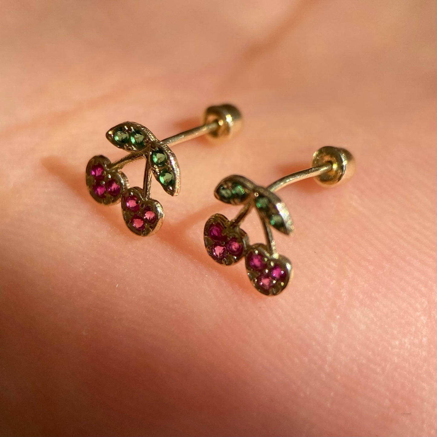 Cherry studs in 10k yellow gold with zircons Code: 14292 6.5mm