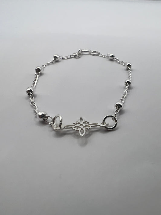 Pulsera unisex de Plata .925 con nudo de brujas y bolitas 1mm  1.7gr 18cm