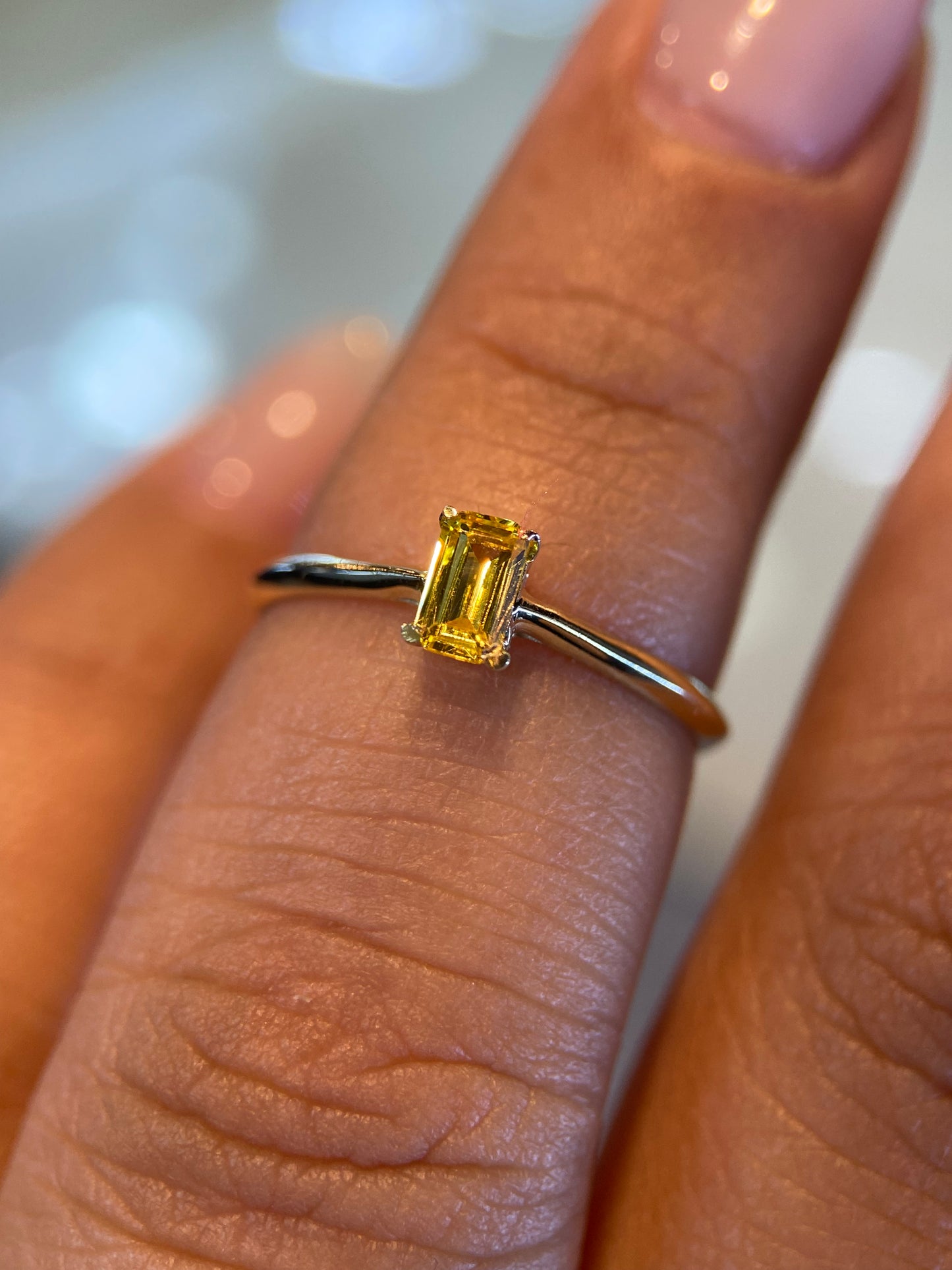 Anillo en Oro Amarillo 10k con Circonias Mod. 15729