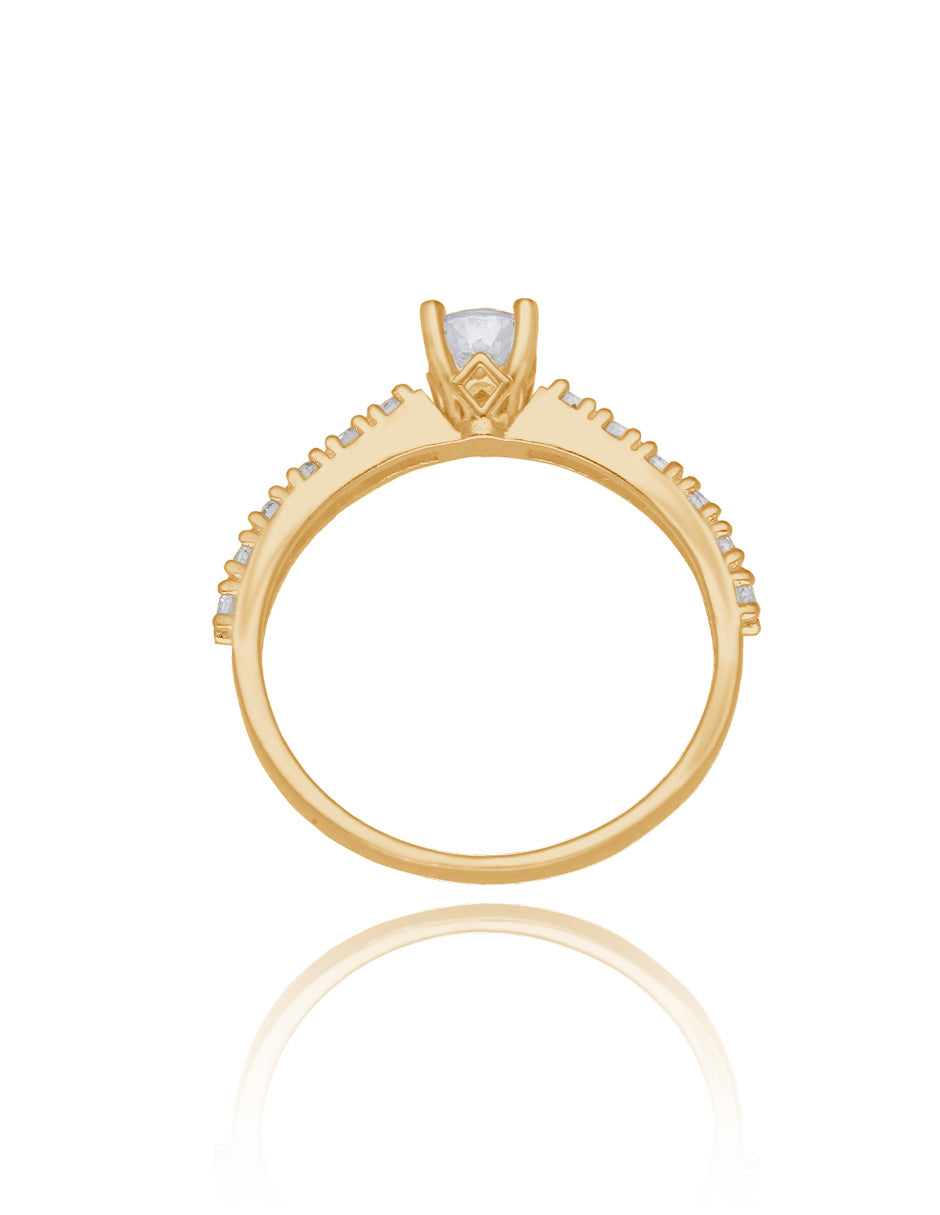 Anillo London en plata con baño de oro amarillo con circonias