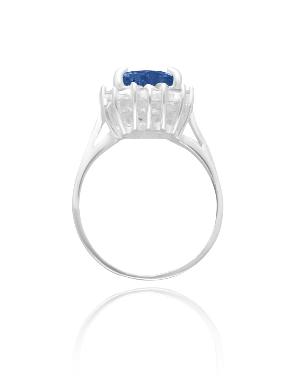 Anillo Serena en oro blanco 10k con circonia azul rey inspirado en Sailor M.