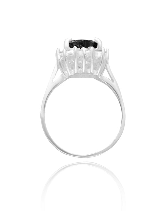 Anillo Serena en oro blanco 10k con circonia negro inspirado en Sailor M.