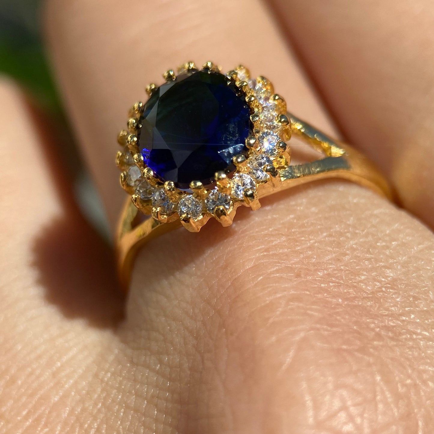 Renata ring in 14k yellow gold with blue zirconia (Lady Di)