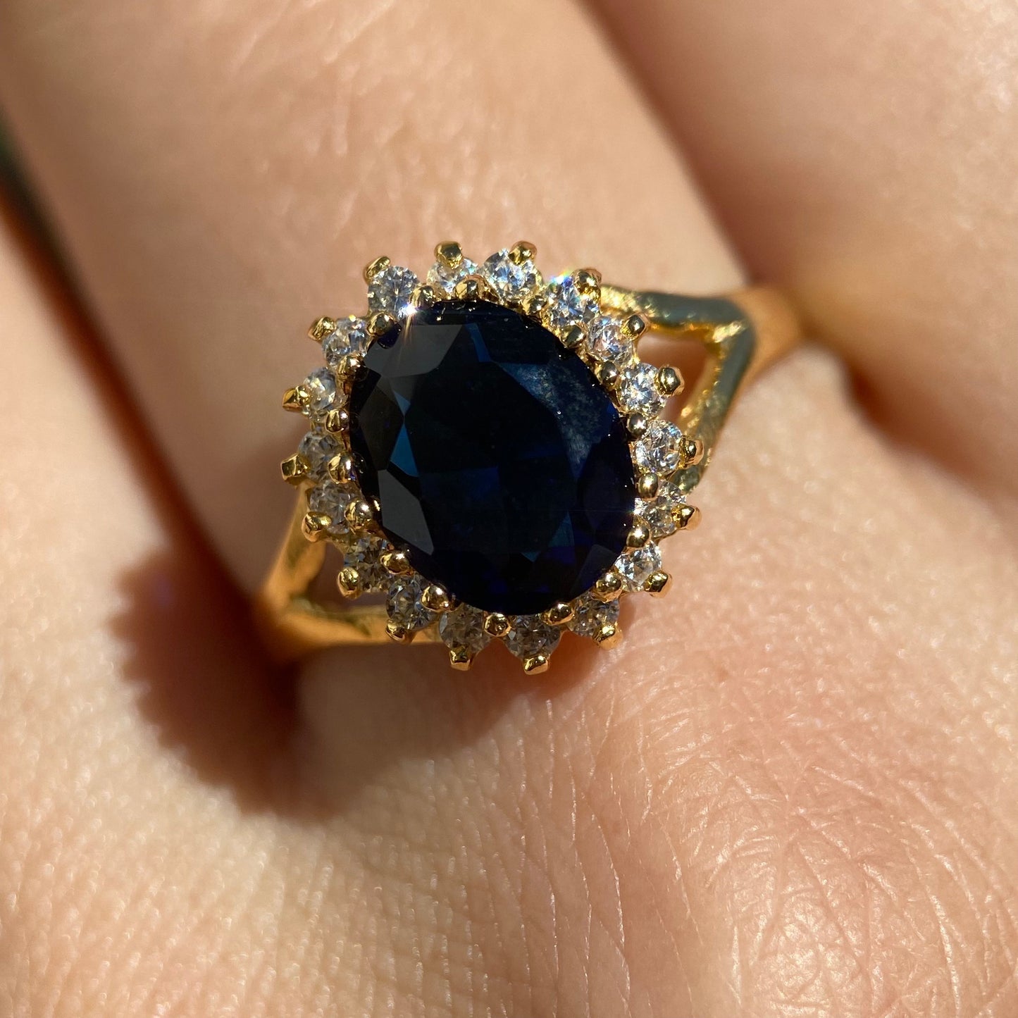 Renata ring in 14k yellow gold with blue zirconia (Lady Di)