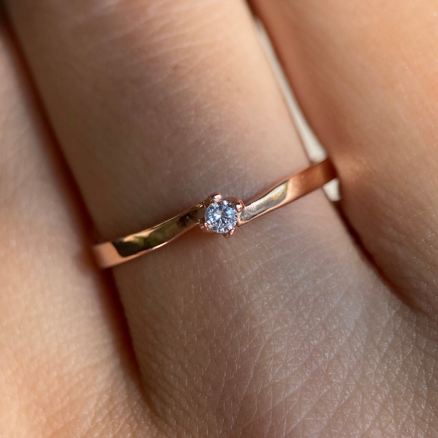 Olivia ring in 18k rose gold with zirconia 