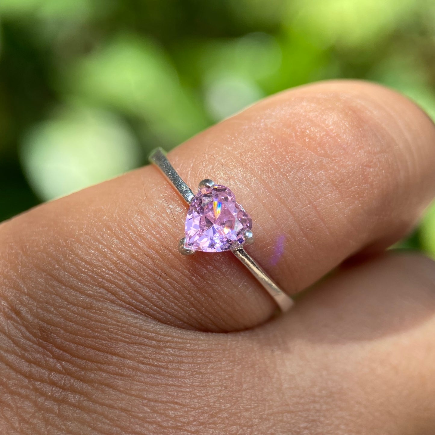 Anillo Zara en plata con circonia rosa